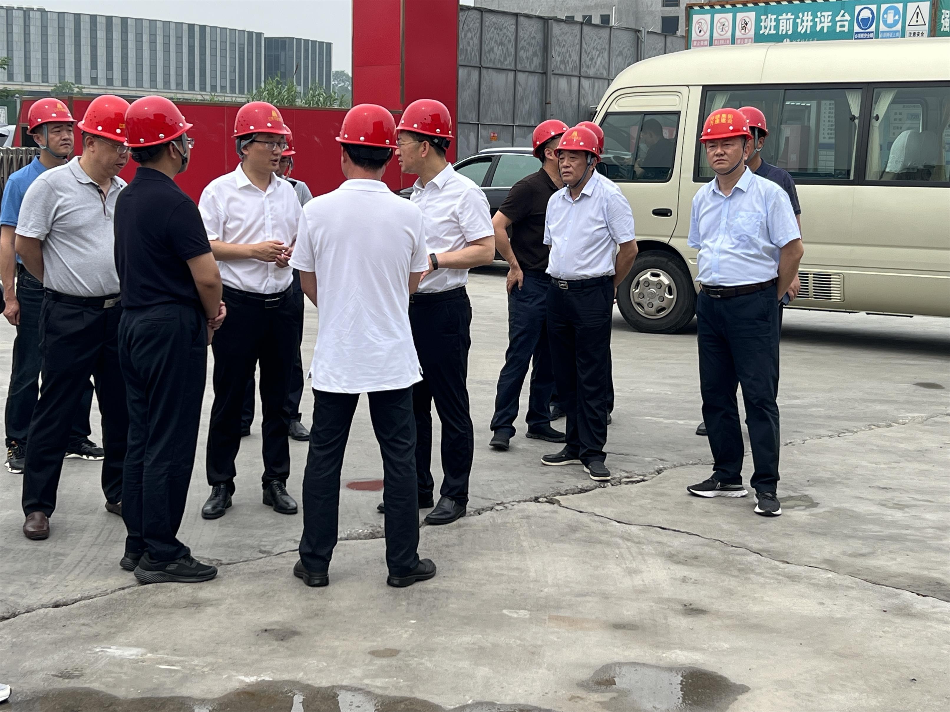 圖1-1、張新鋼書記節(jié)日安全生產(chǎn)大檢查.jpg